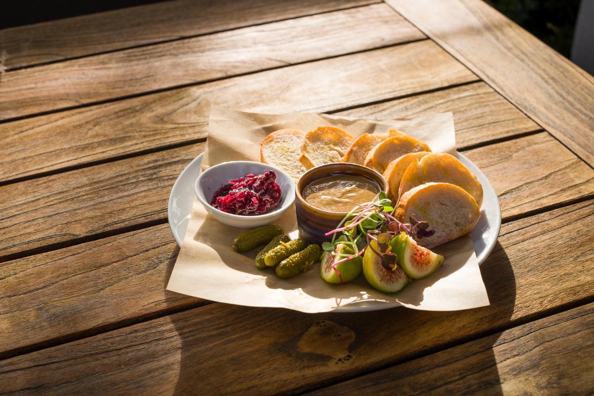 Carnmore Chateau Marlborough Blenheim Buitenkant foto A selection of pickles