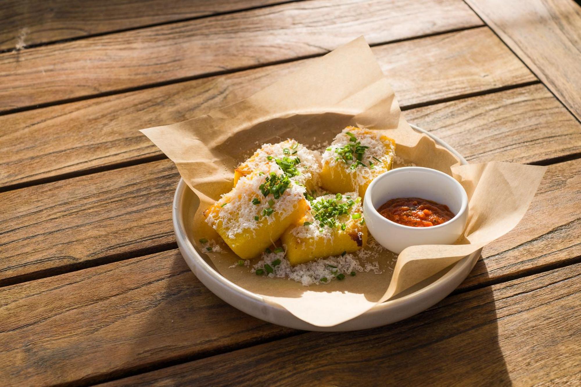 Carnmore Chateau Marlborough Blenheim Buitenkant foto A plate of yuca frita