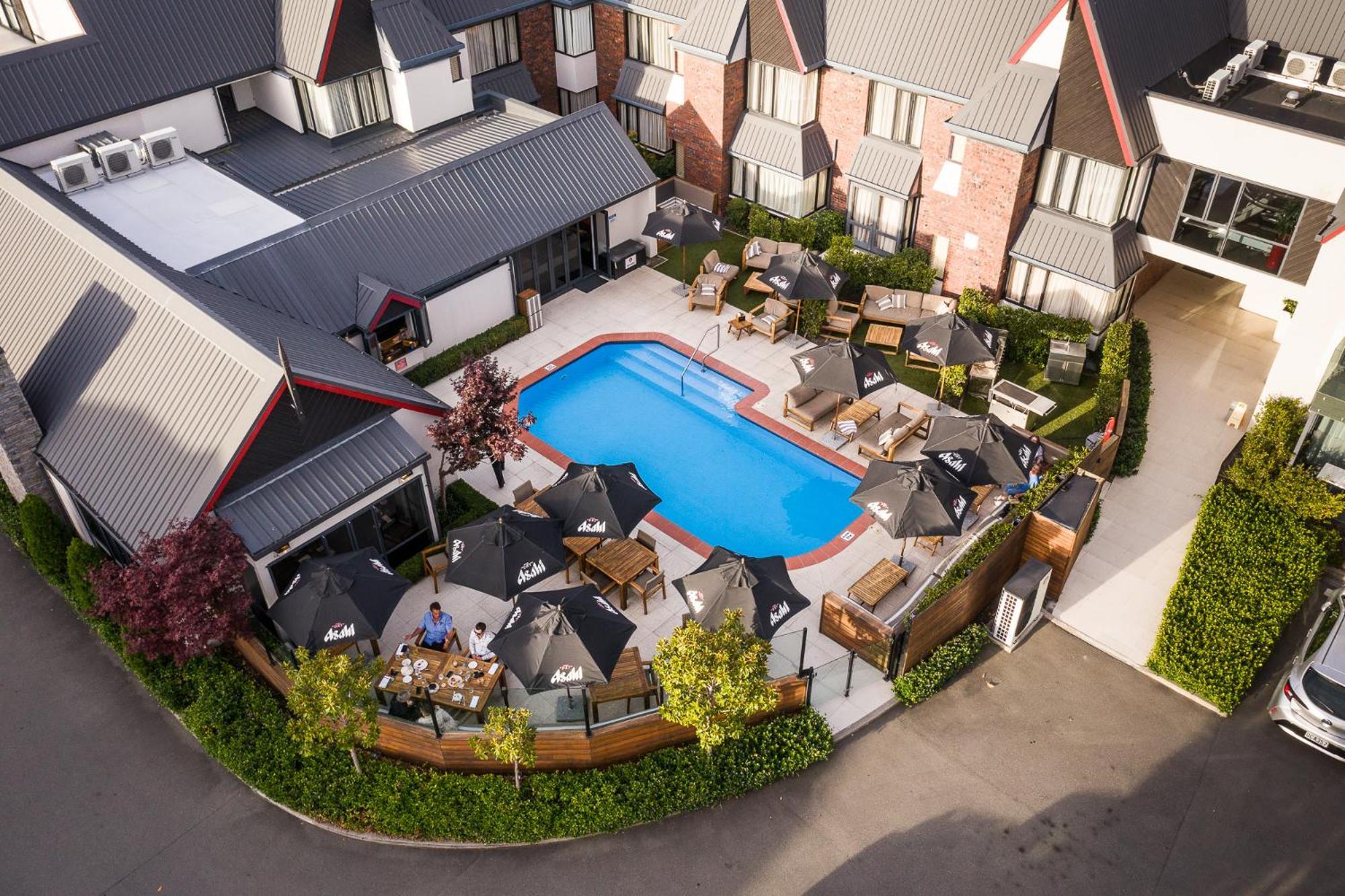 Carnmore Chateau Marlborough Blenheim Buitenkant foto The hotel's pool