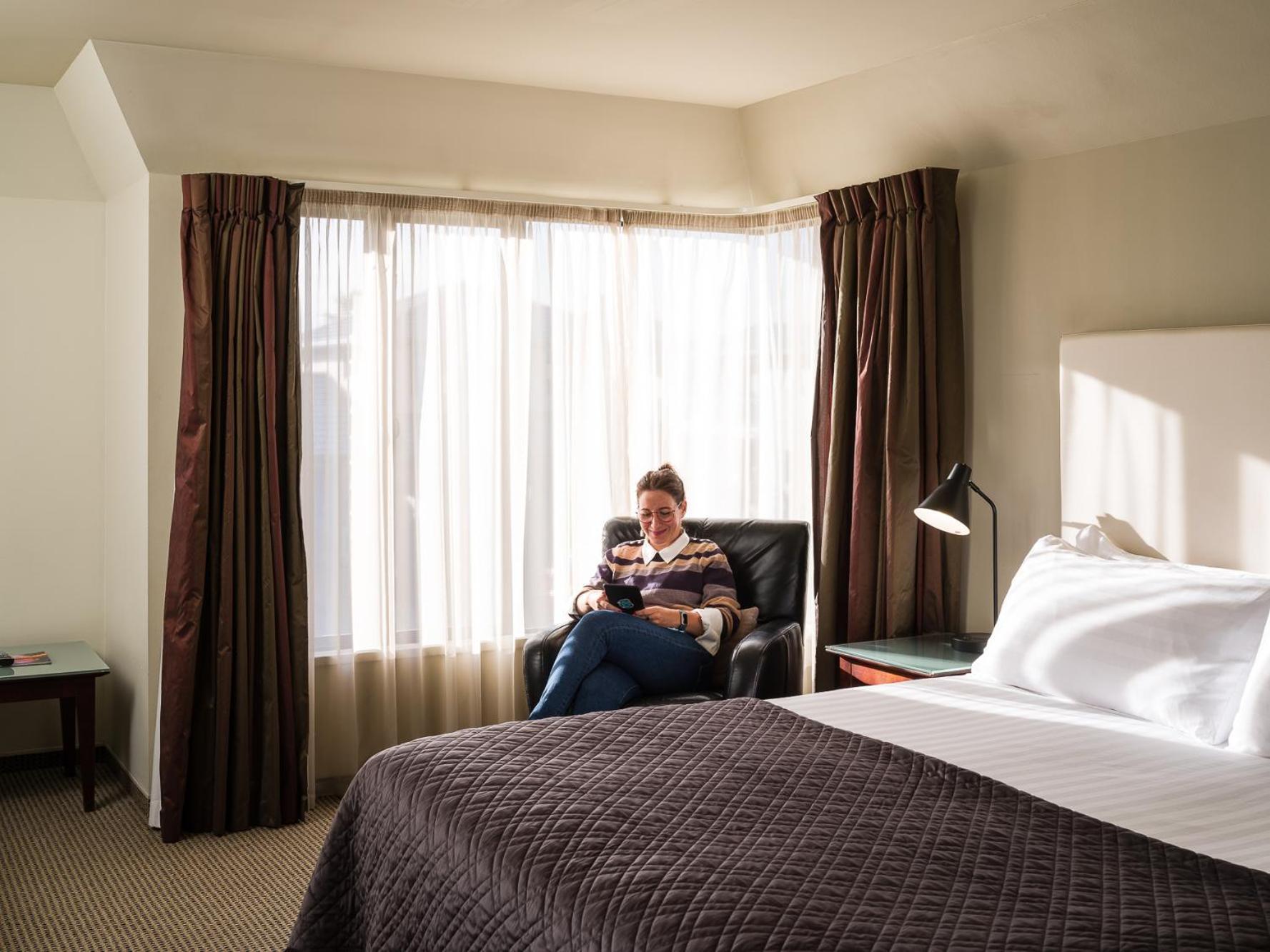 Carnmore Chateau Marlborough Blenheim Buitenkant foto A guest in a room at the hotel