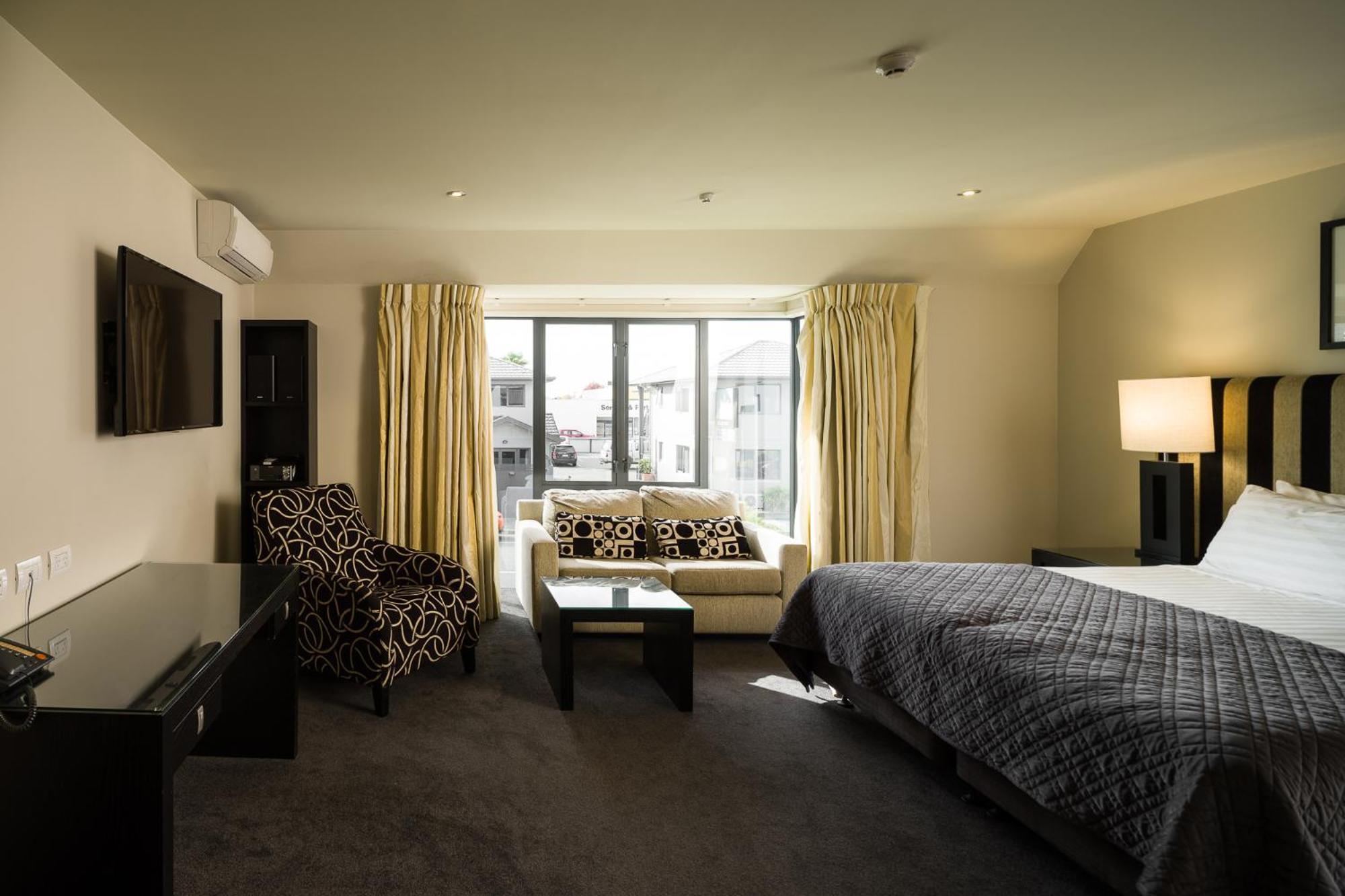 Carnmore Chateau Marlborough Blenheim Buitenkant foto A suite at the hotel