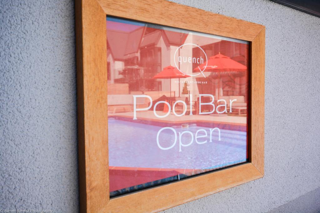 Carnmore Chateau Marlborough Blenheim Buitenkant foto A digital signage screen