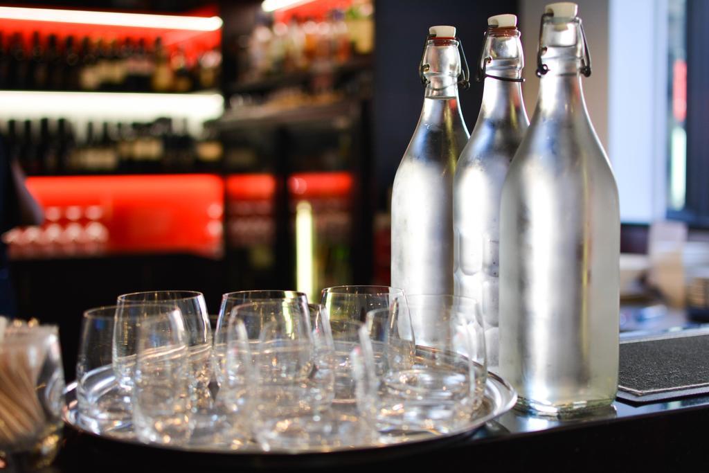 Carnmore Chateau Marlborough Blenheim Buitenkant foto Bottles of water